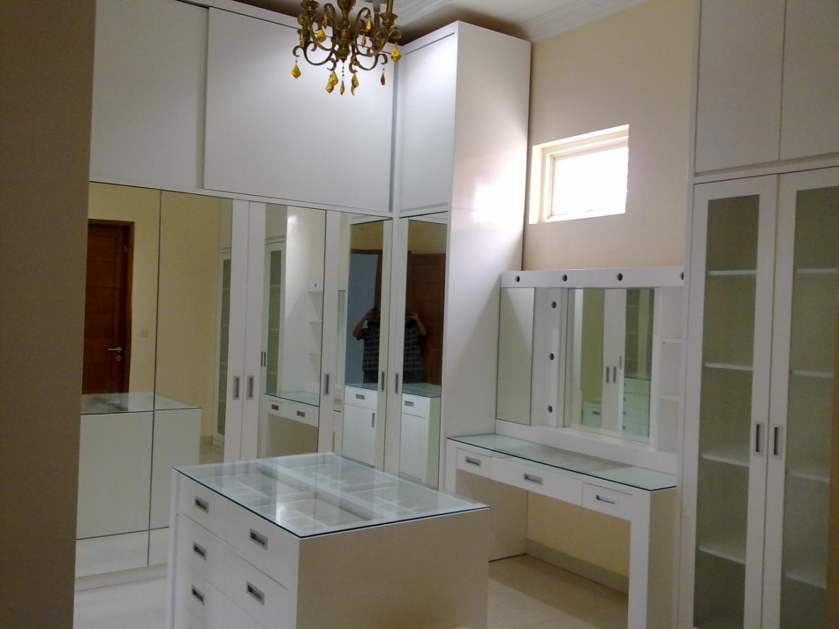 Walk-in closet